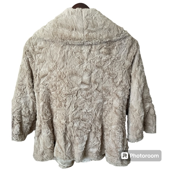 ⚡️ Solitaire Taupe Fuzzy Faux Fur Jacket Coat ~ Size S⚡️ - Picture 6 of 8